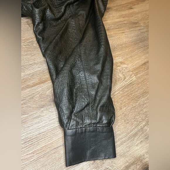 Vintage Womens Black Leather Jacket Puff Sleeve Padded Shoulder Saint Denis L 10 - Picture 4 of 9